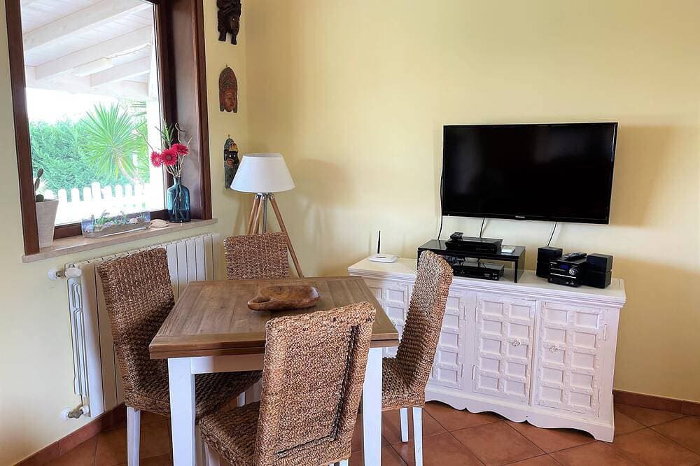 Foto 10 von 30: Panorama-Villa mit Luxus privater Pool, Terrasse und Meerblick