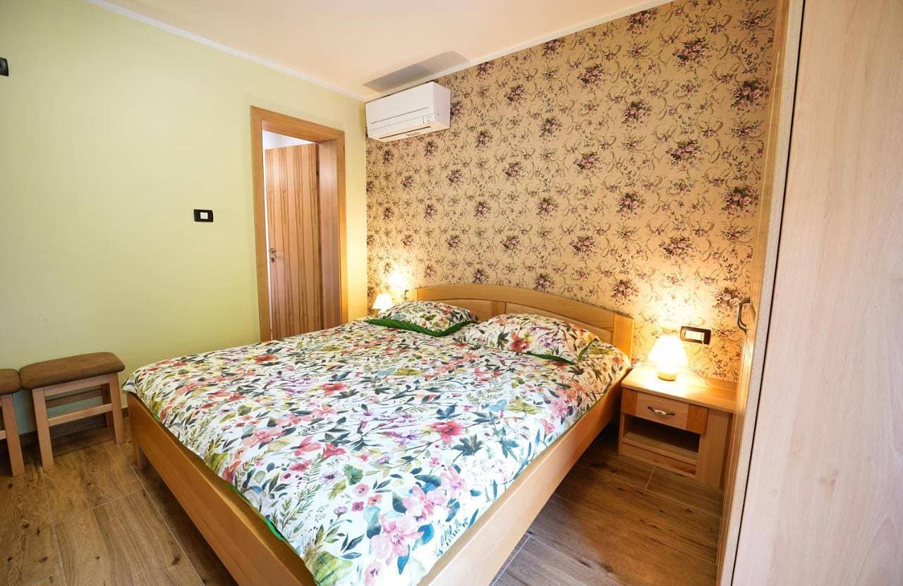 Foto 4 von 14: Basic Triple Room with Shared Bathroom