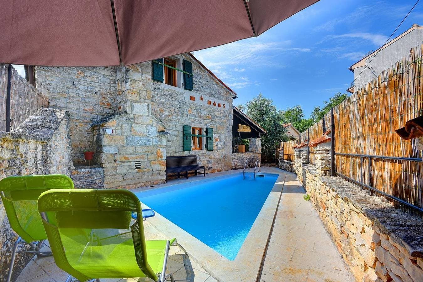 Foto 3 von 20: Steinhaus mit privatem und großem Pool, WLAN, BBQ