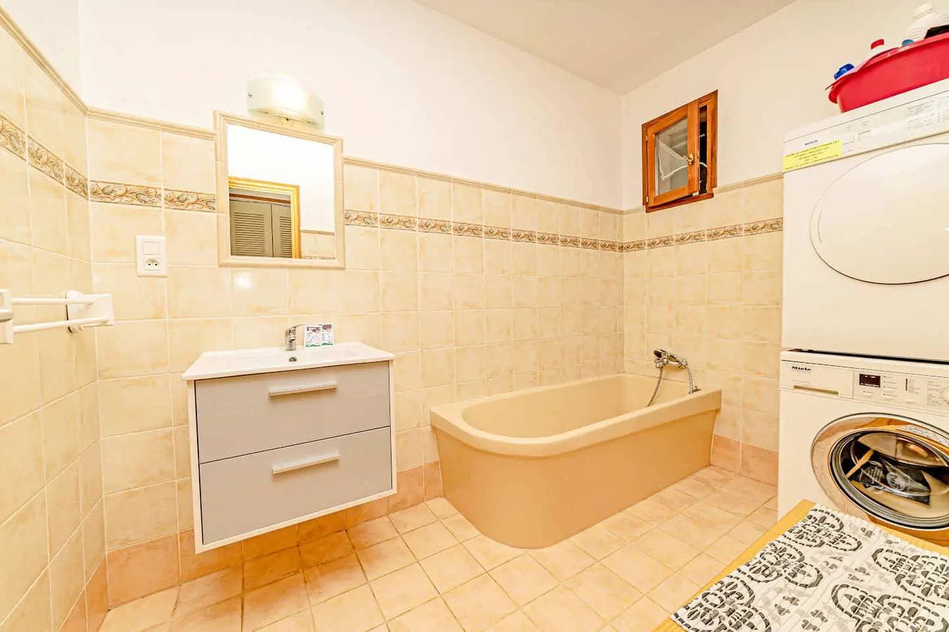 Foto 9 von 9: Ferienwohnung 8 Personen 3 Schlafzimmer mit Garten und Terrasse