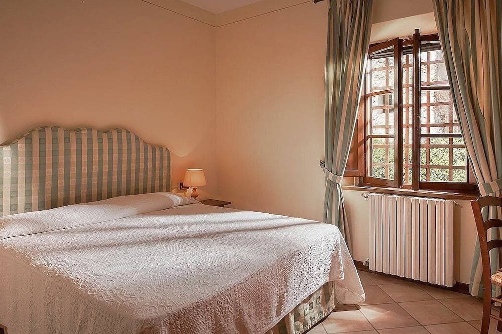 Foto 2 von 19: Casa Ramisia F: A characteristic and welcoming apartment that is part of an ancient country house surrounded by a wonderful park, with Free Wi-Fi.