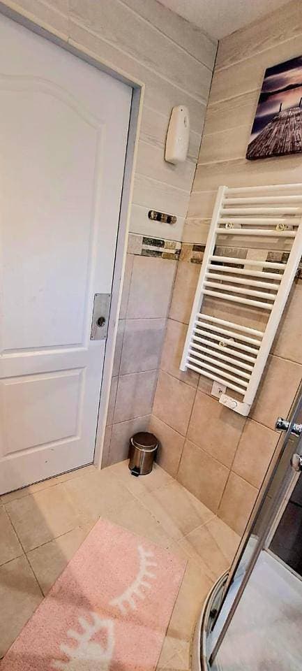 Foto 6 von 9: Double Room with Private External Bathroom