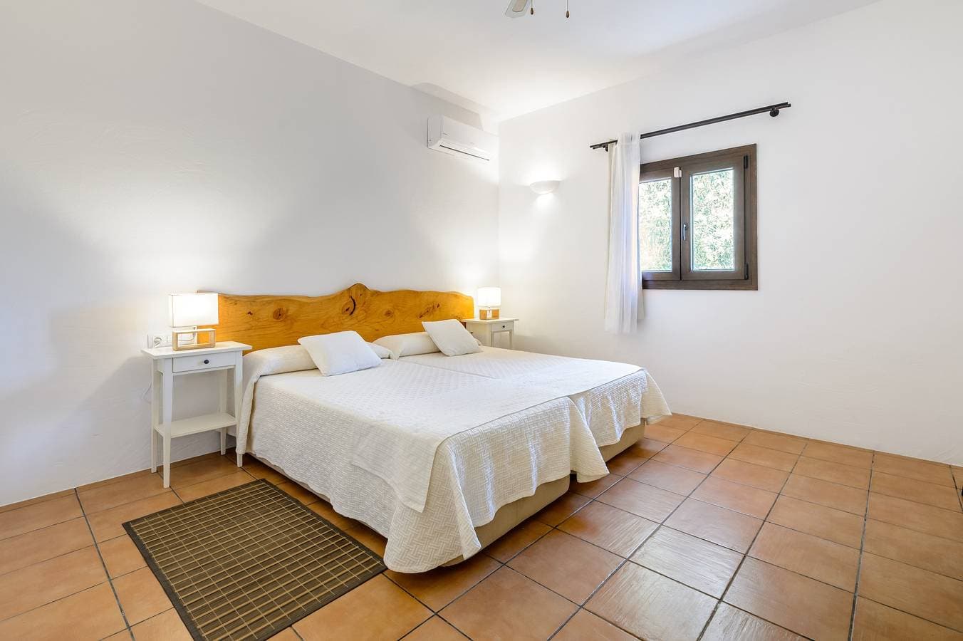 Foto 12 von 28: Klimatisierte Villa mit Pool, Garten, Terrasse und WLAN; Parkplätze vorhanden