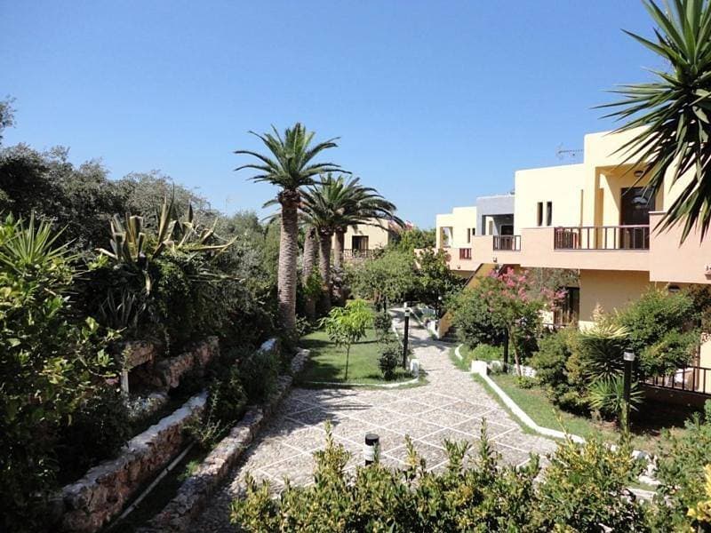 Pergamos Village 1