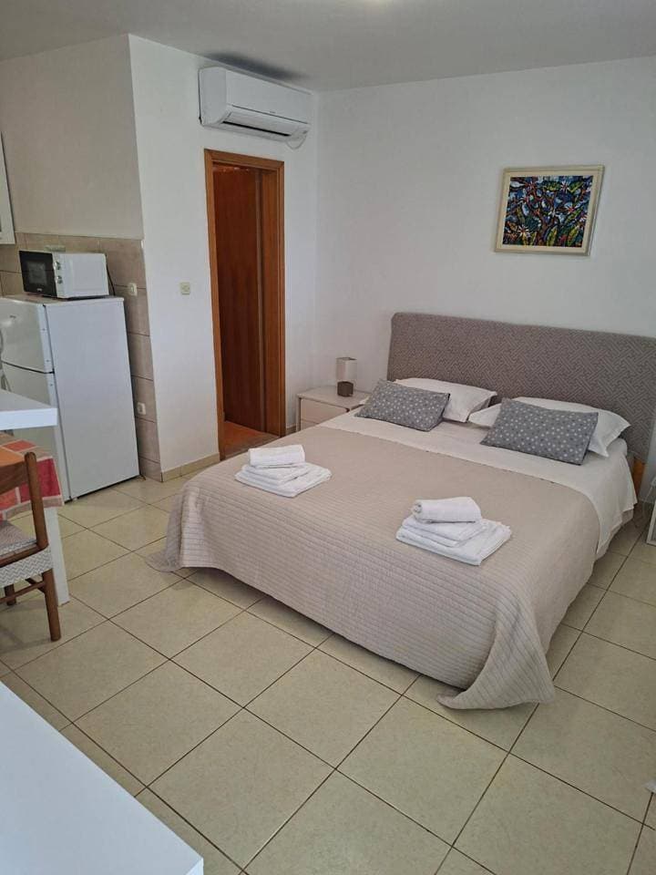 Foto 7 von 11: Studio Apartment with Sea View