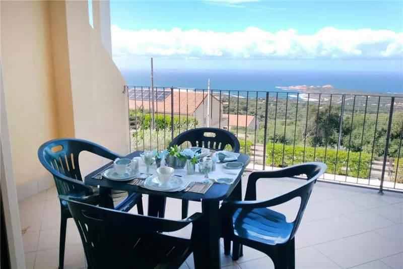 Ferienwohnung mit Aussenpool und einer herrlichen Terrasse mit Meerblick  1
