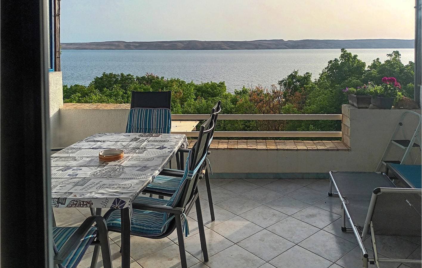 Foto 7 von 27: Apartment mit Meerblick, Terrasse, WLAN und Parkplatz, 700 m vom Strand entfernt