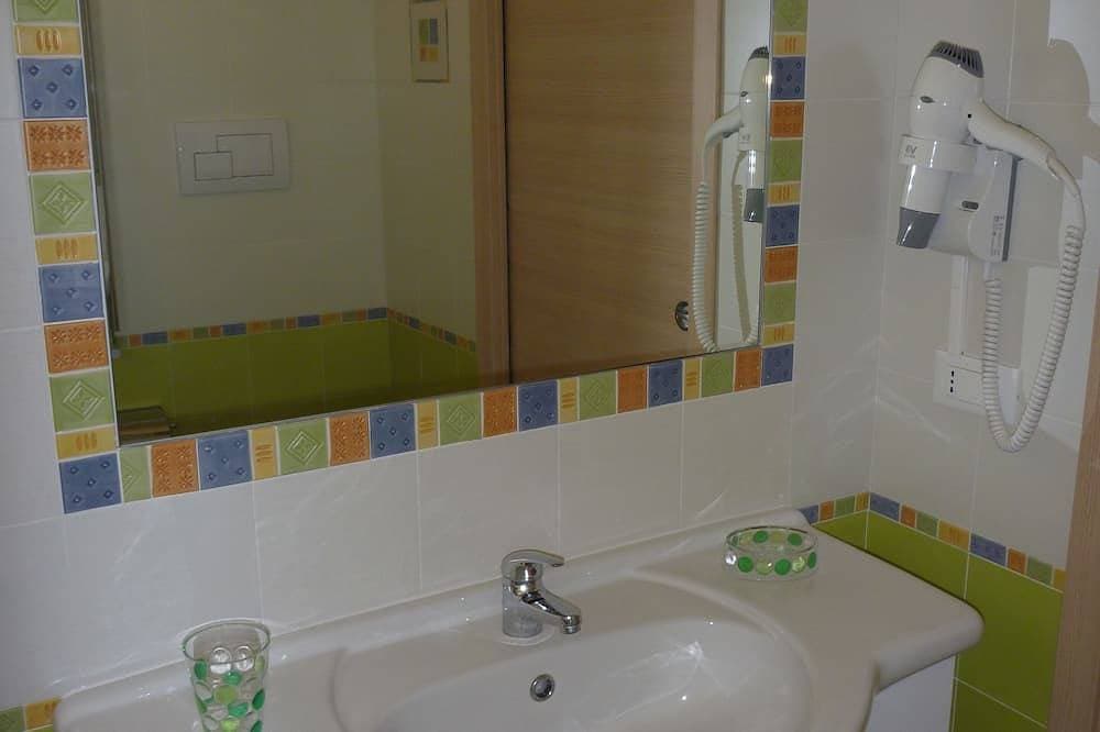 Foto 5 von 30: Panorama-Villa mit Luxus privater Pool, Terrasse und Meerblick