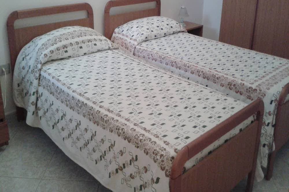 Foto 3 von 9: Grosses Reihenhaus vor kurzem renoviert, mit Klimaanlage im Zimmer