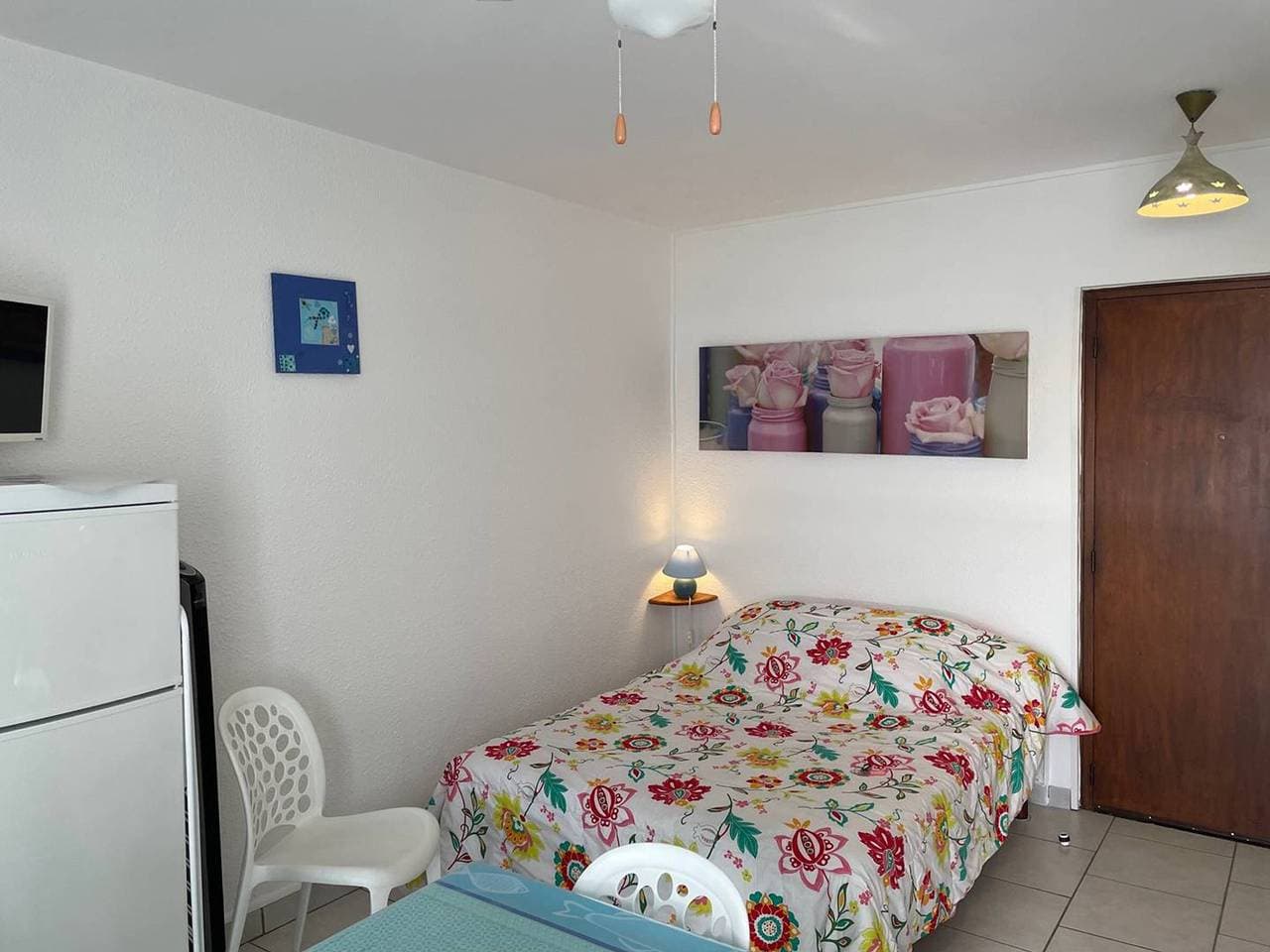 Foto 2 von 12: Gemütliches Studio für 2, 50m vom Strand mit Teichblick