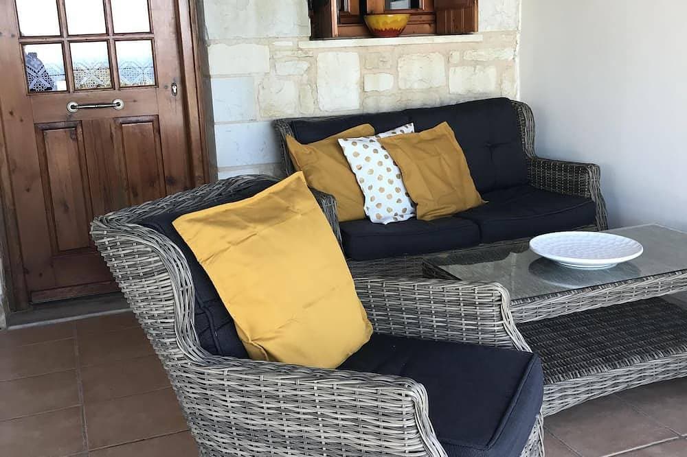 Foto 8 von 30: Villa Kristina, Luxusvilla, Meerblick, privater Pool, Wohnküche im Freien
