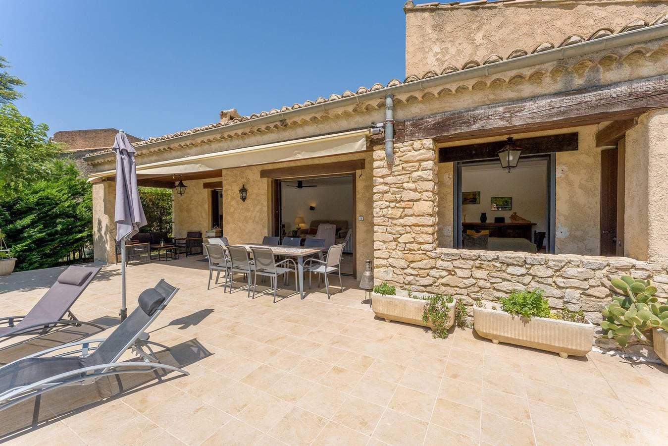 Foto 7 von 27: Ferienhaus „La Villa D'antan – Pool“ mit Bergblick, WLAN und Klimaanlage