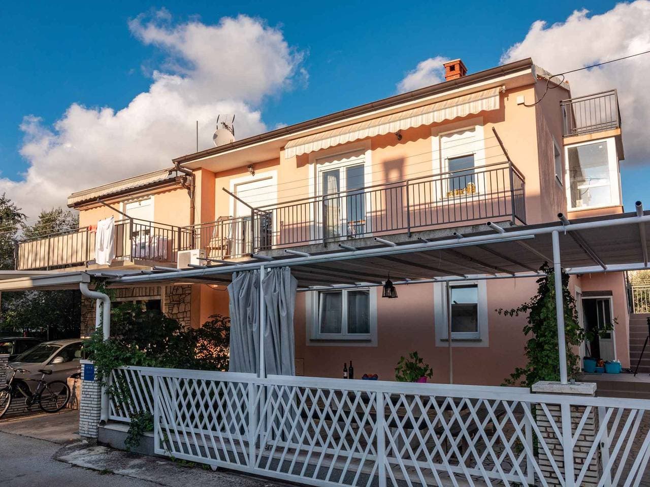 Foto 6 von 21: Ferienwohnung mit gemütlicher Terrasse und Grillmöglichkeit