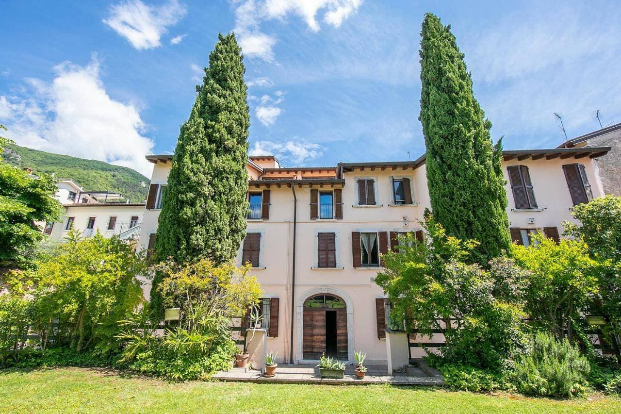 Berny Salò: Near the Lake & Garage - Happy Rentals 1
