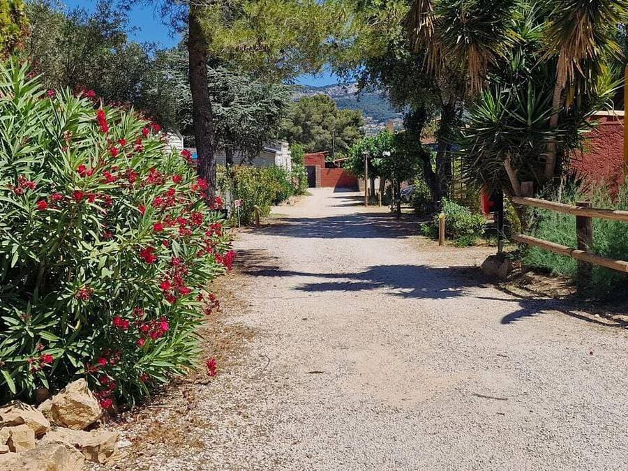 Foto 6 von 35: Flower Camping Orly d'Azur - Mobilheim 4 personen - Mobilheim Aglandau Confort 20m² - 1 Schlafzimmer - halbüberdachte Terrasse -.