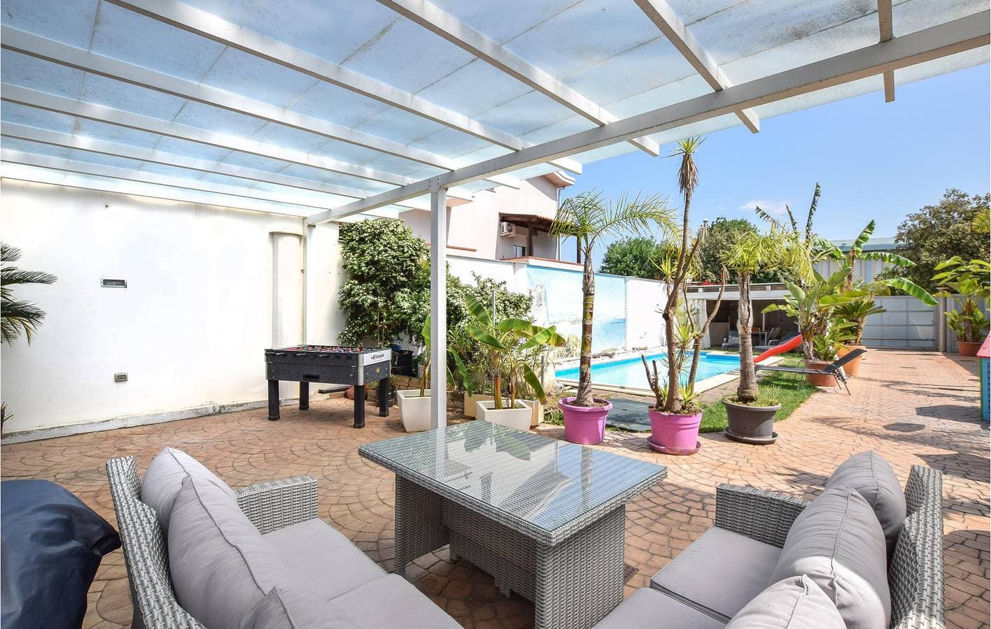 Foto 3 von 16: Appartement am Pool mit Küche und Parkplatz: Assemini