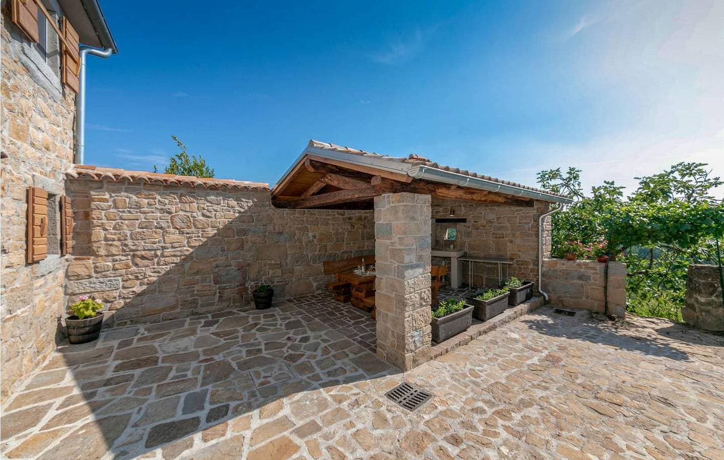 Foto 13 von 48: Gemütliche Ferienwohnung mit WLAN, Klimaanlage und eigener Terrasse