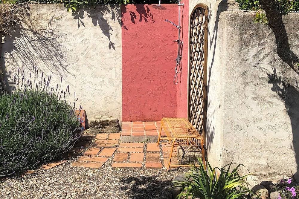 Foto 13 von 27: Charming house with beautiful garden, close to the beach. Free WiFi!