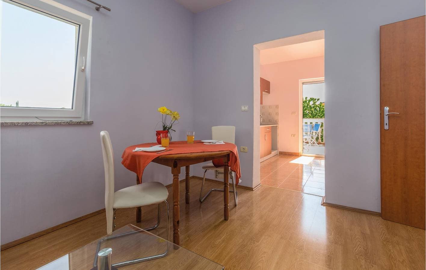 Foto 10 von 19: Charmante 2-Zimmer-Wohnung mit Terrasse und malerischer Aussicht in der Nähe von Sehenswürdigkeiten