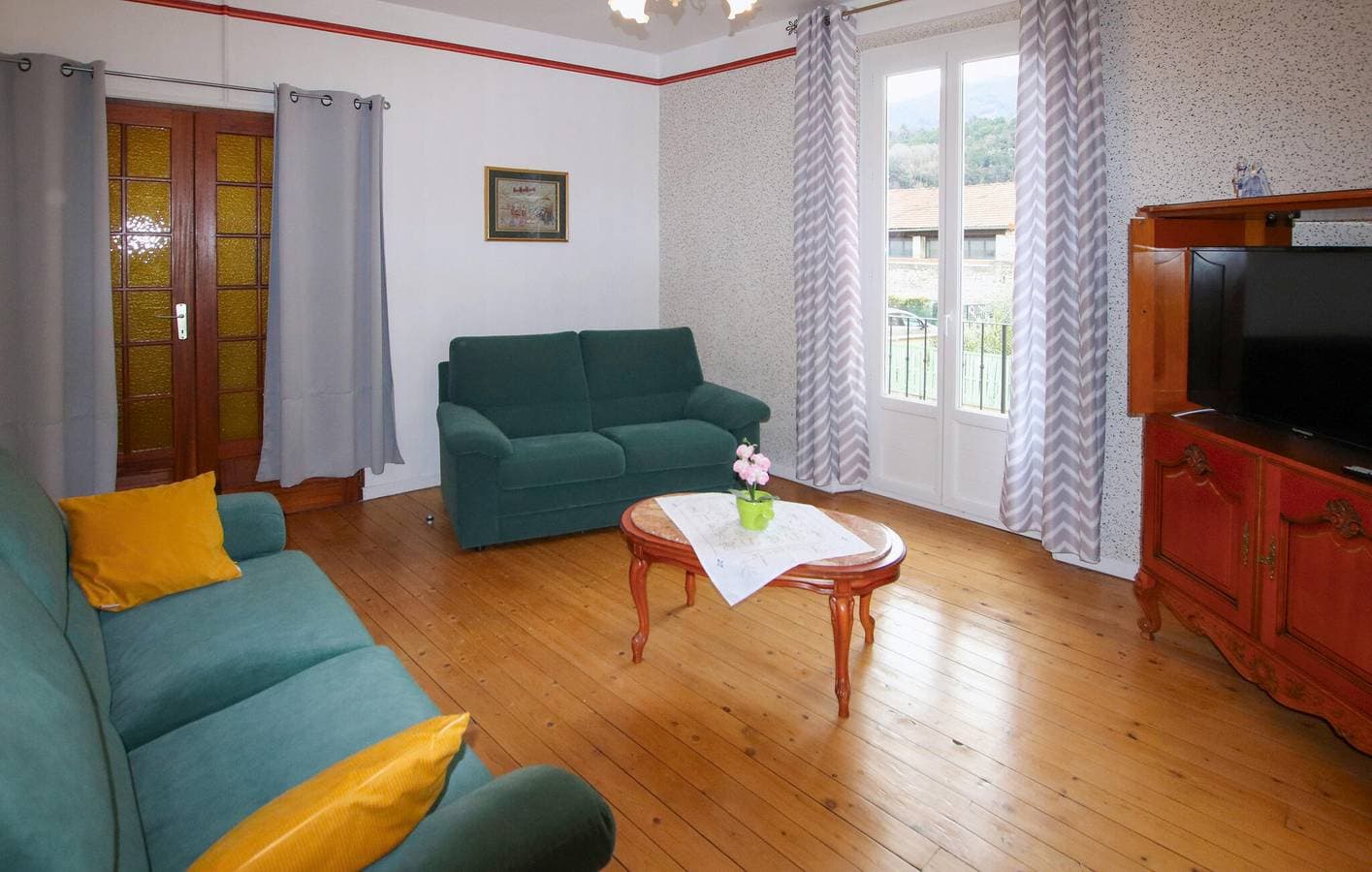 Foto 4 von 19: Gemütliche Wohnung mit herrlichem Blick und Parkplatz, in der Nähe von Restaurants und Fluss