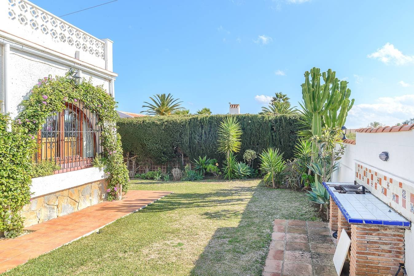 Foto 3 von 34: Villa 'Jardin Tropical' mit privatem Pool, Garten, Klimaanlage und WLAN