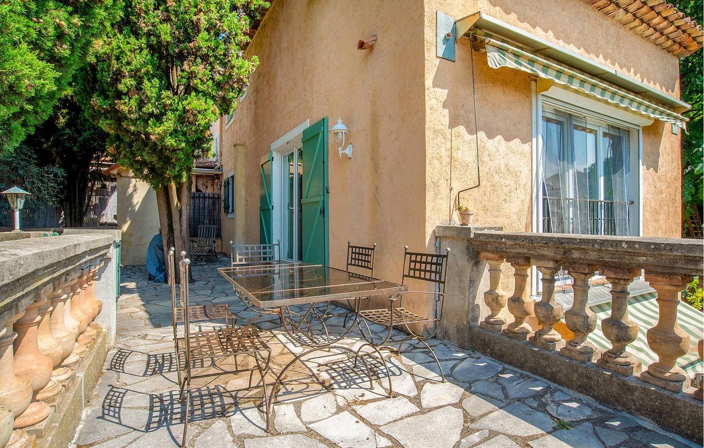 Foto 3 von 22: Wohnung mit Meerblick, Pool und Terrasse in Grasse
