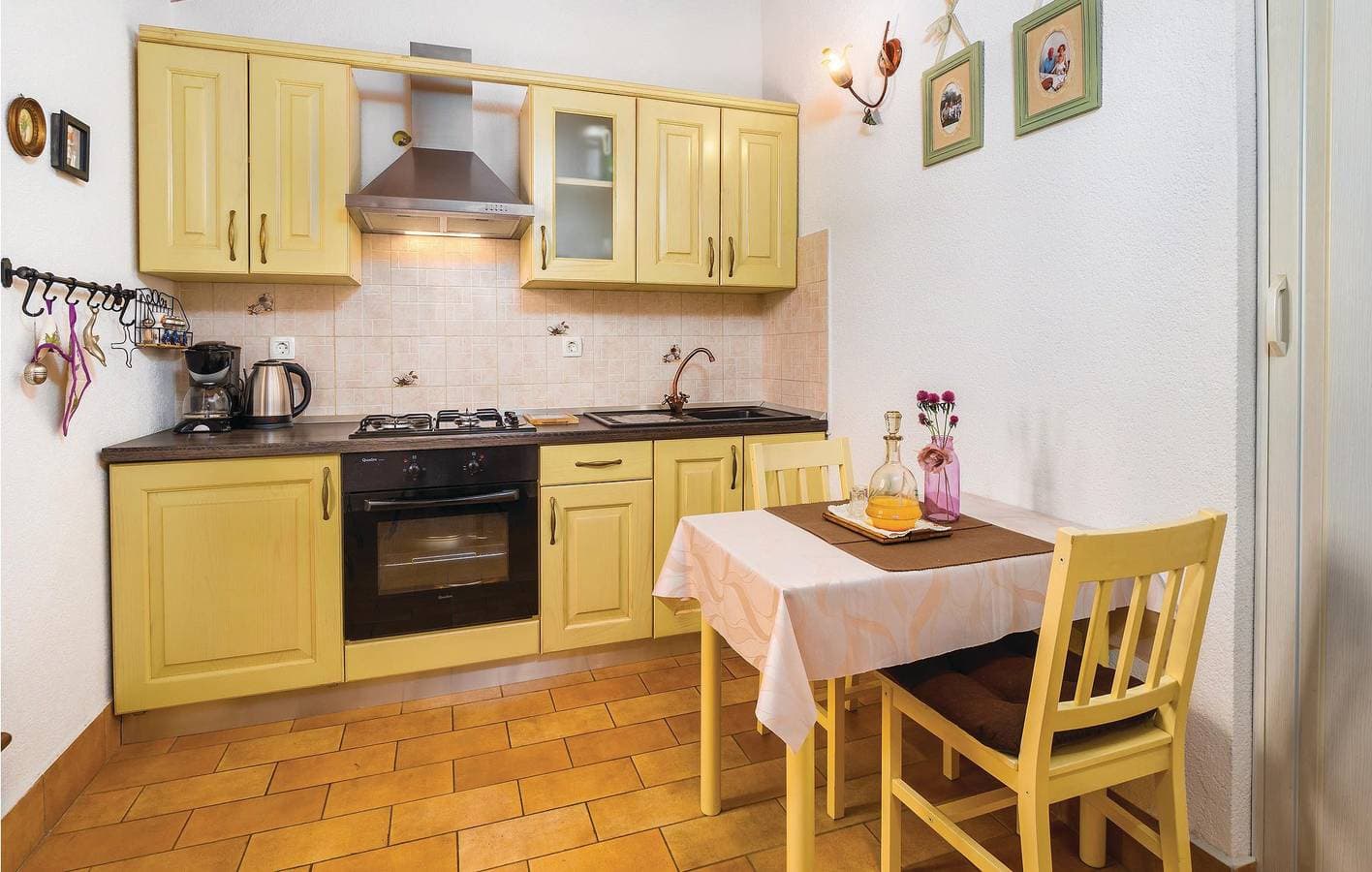 Foto 12 von 29: Gemütliche Ferienwohnung mit WLAN, Klimaanlage, Terrasse und Parkplatz