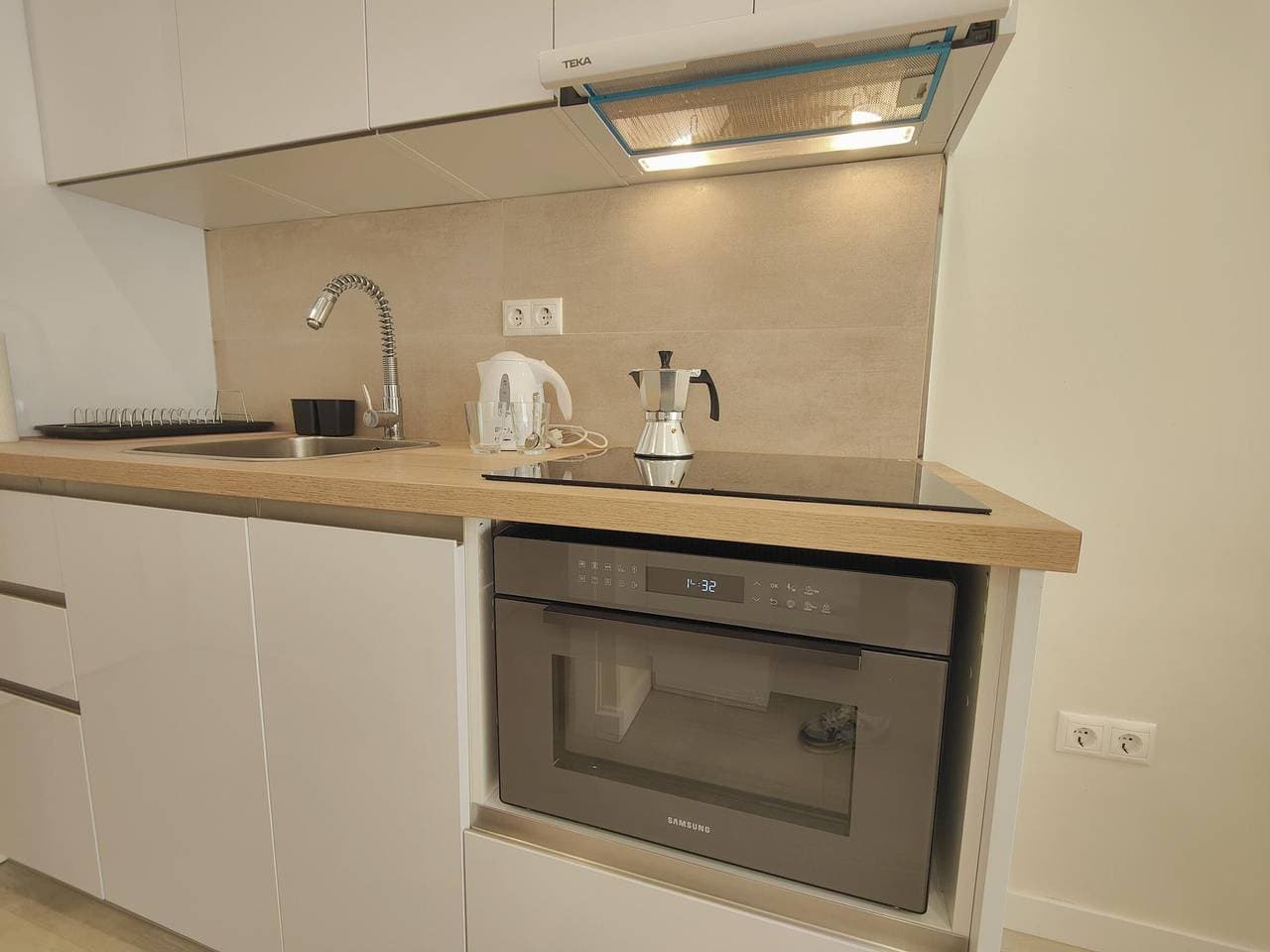 Foto 9 von 25: Charmantes Studio in Torremolinos: Wi-Fi, Balkon, nahe Strände, zentral gelegen