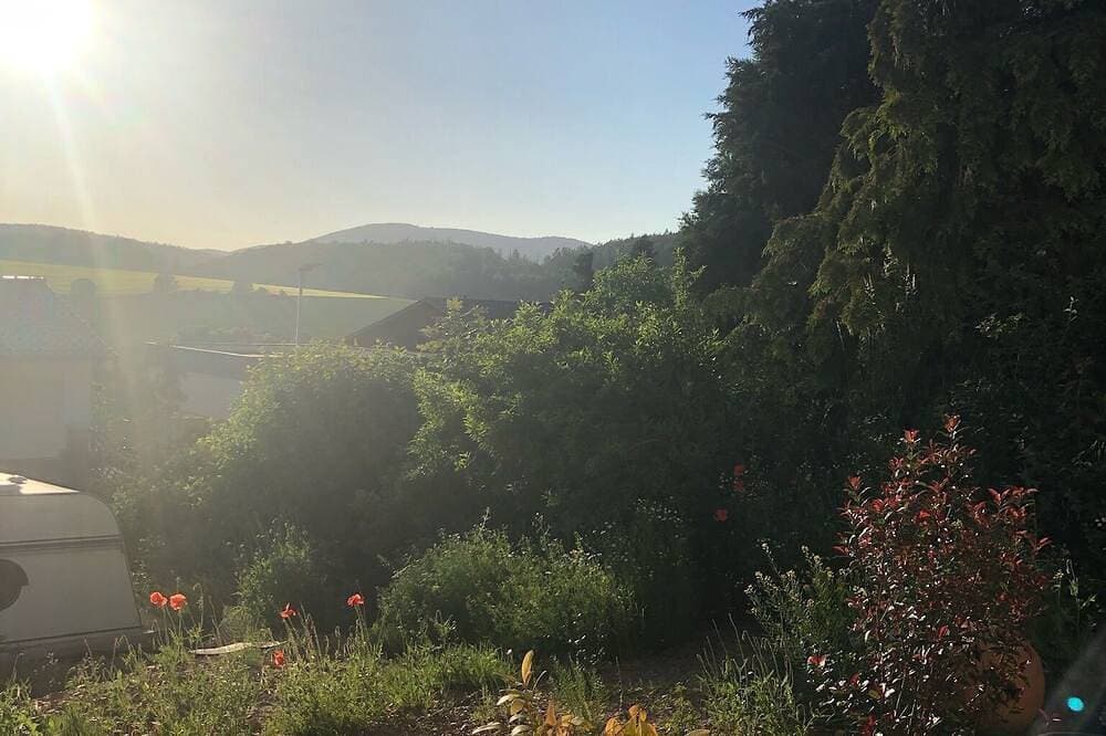 Foto 11 von 30: Ferienwohnung mit Fernblick und Sonnenuntergang von der eigenen Terrasse.