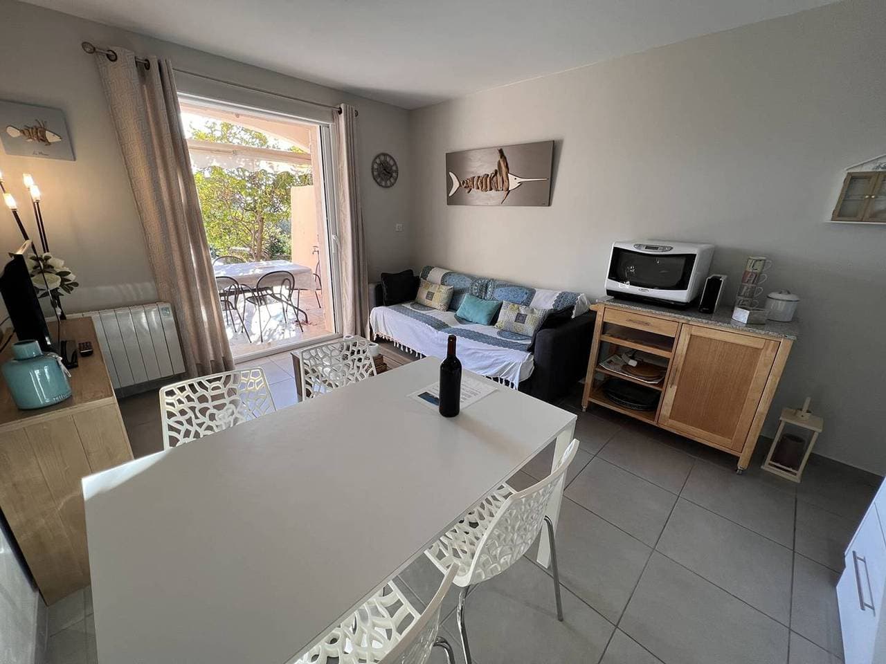 Foto 6 von 10: Renoviertes Apartment mit 2 Schlafzimmern, Pool und Tennis in La Croix Valmer