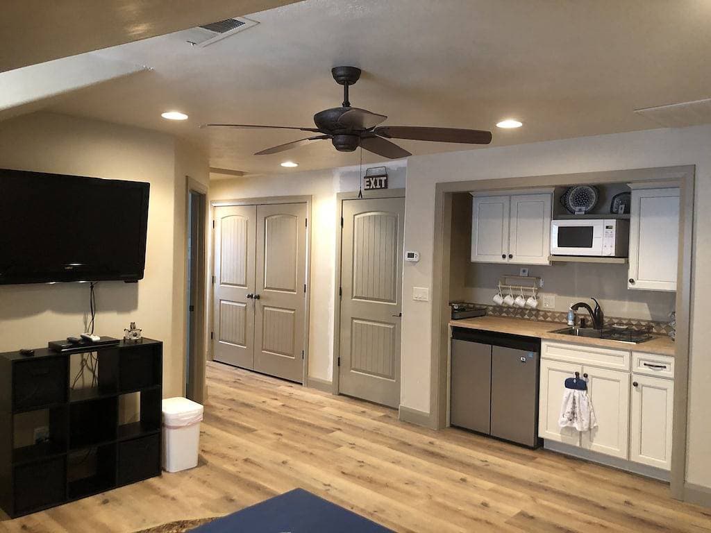 Foto 7 von 27: Zion getaway 4 bedroom apt within my home! Private & separate from owners area!
