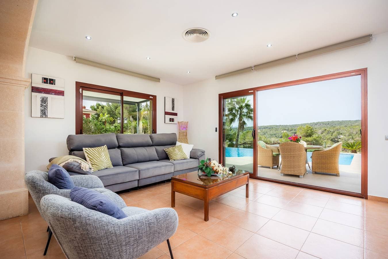 Foto 4 von 39: Villa 'Luxurious Villa Sol de Mallorca' mit Bergblick, Pool und WLAN
