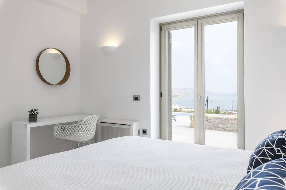 Foto 13 von 26: Cycladic Island Villa over Kalafatis Beach / Scenic views of Aegean Sea