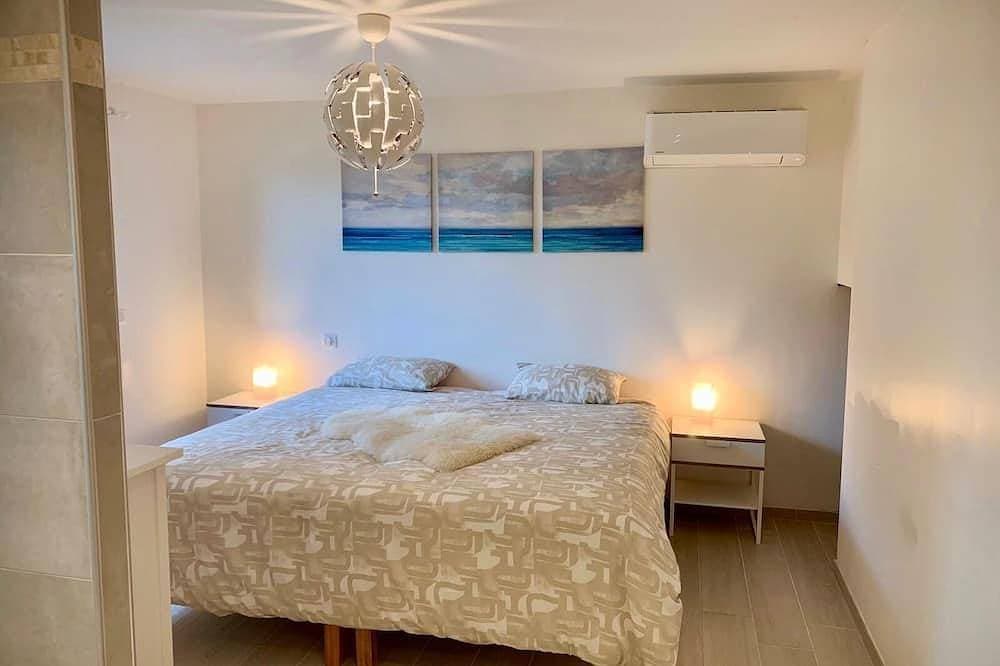 Foto 4 von 30: Panoramic sea and mountain views, sleeps 2 to 10