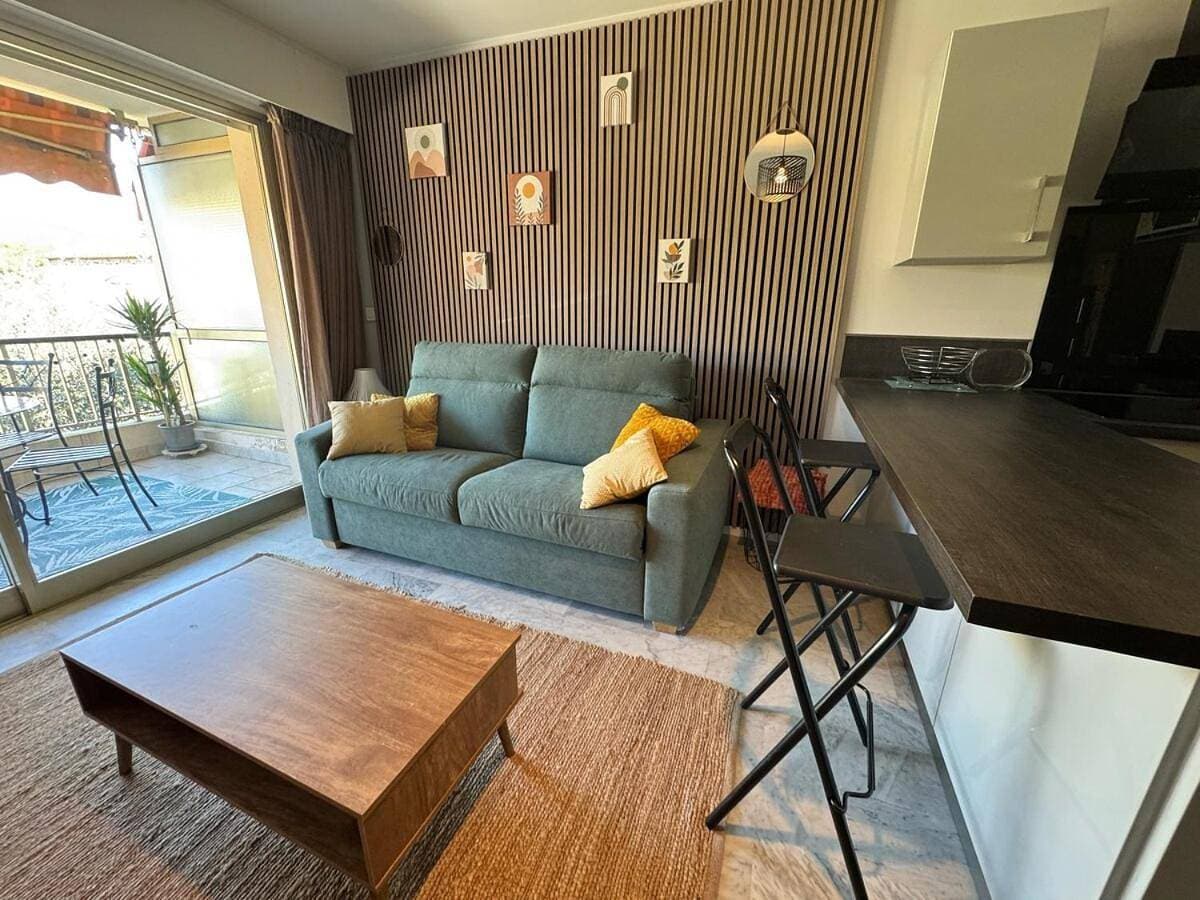 Studio La Napoule 2 min beach 4 people air conditioning 1