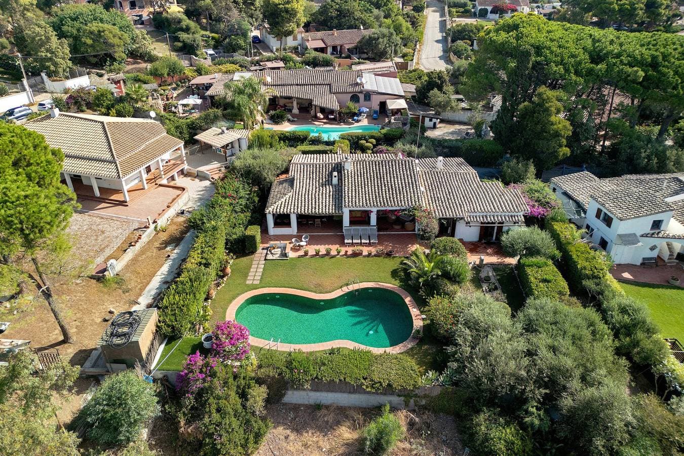 Foto 2 von 43: Villa Pounamu: Wunderschöne Villa mit Pool direkt am Meer