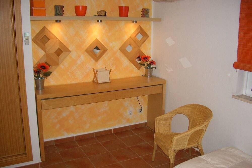 Foto 7 von 15: Charmante, moderne Schlafzimmerwohnung mit Pool in Strandnähe