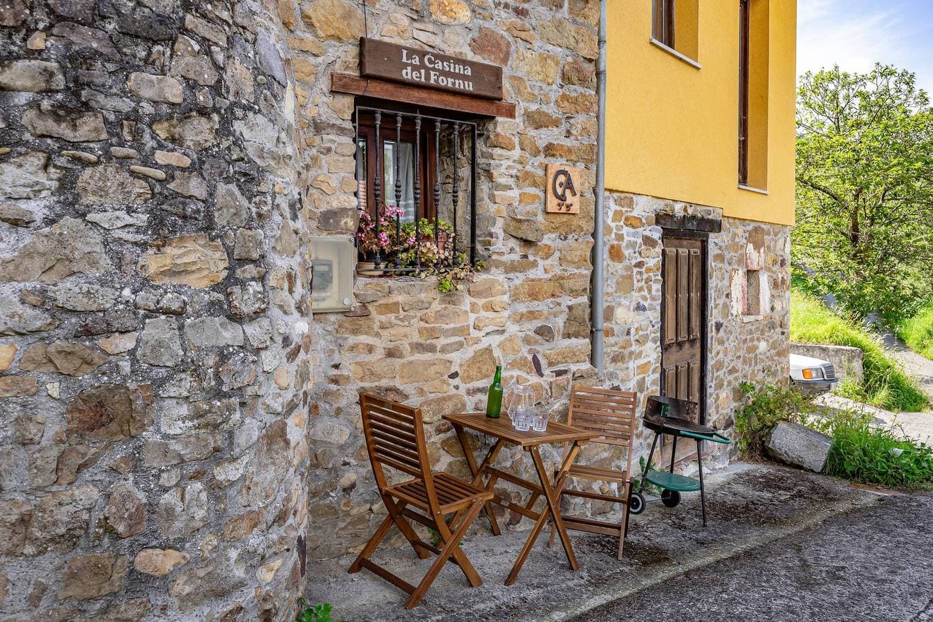 Foto 2 von 24: Finca 'La Casina Del Fornu' mit Bergblick und privatem Garten
