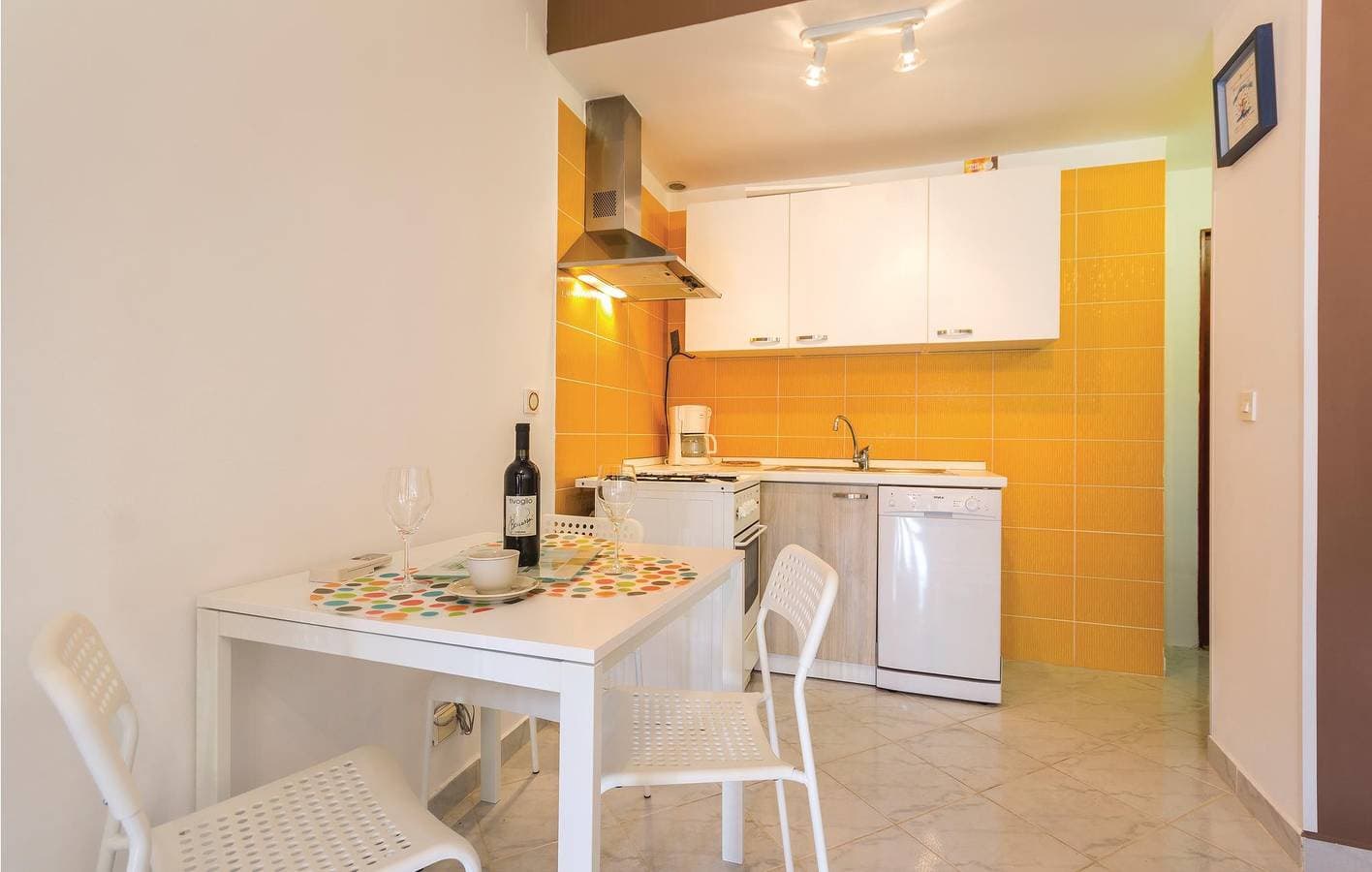 Foto 13 von 25: Komfortable Unterkunft, 2,5 km von der Küste entfernt: WLAN, Klimaanlage, Terrasse und Parkplatz!