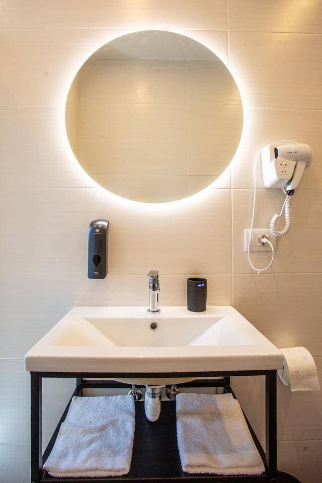 Foto 8 von 13: Double Room with Private Bathroom