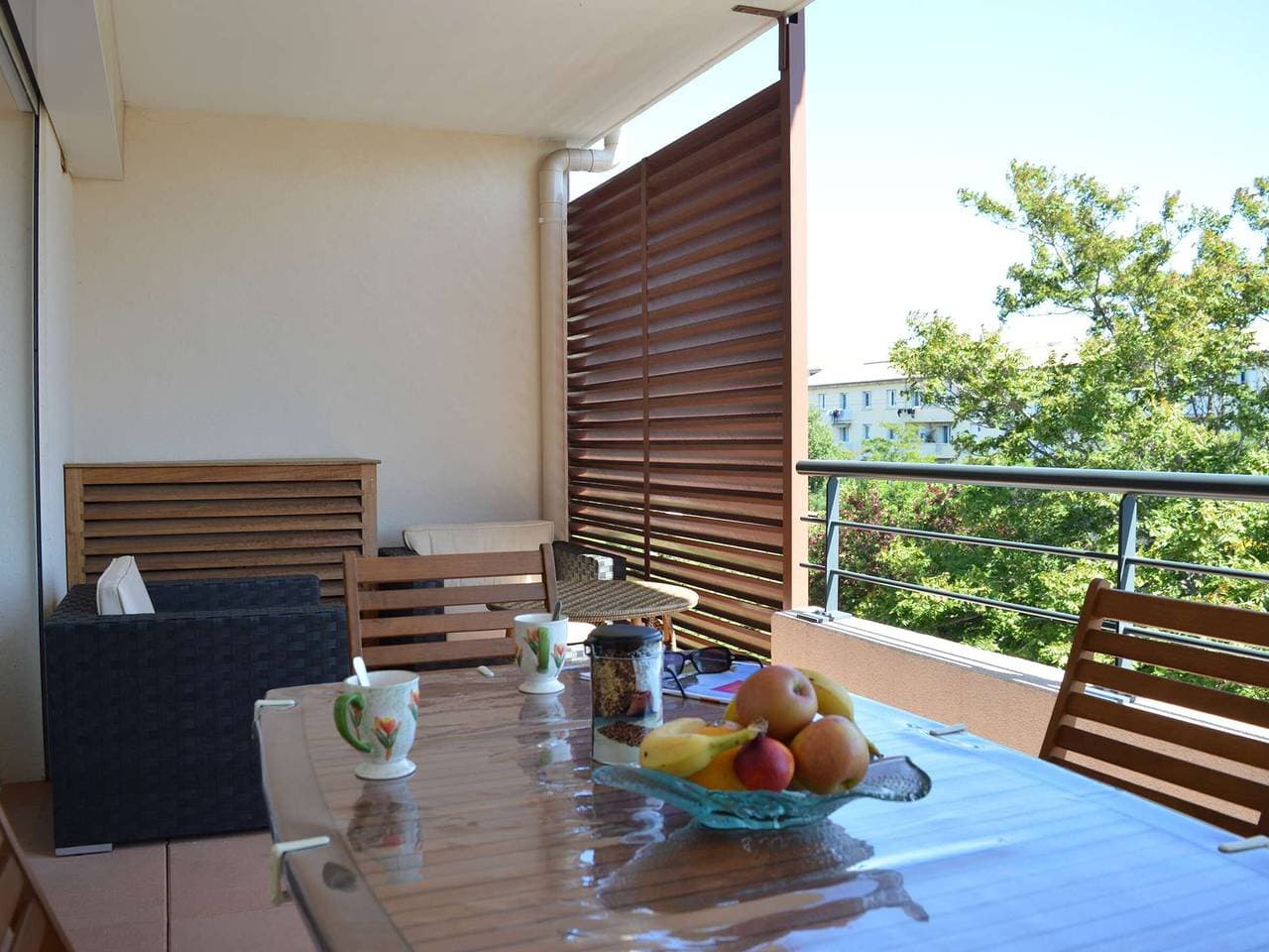 Geräumige 3-Zimmer-Wohnung mit Pool, Terrasse und Garage in Saint-Raphaël 1