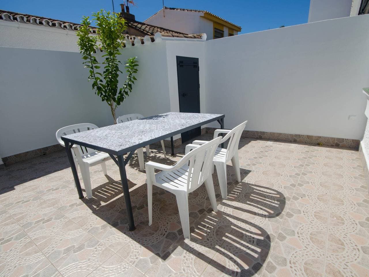 Foto 7 von 25: Strandbungalow in Estepona mit privatem Patio und Klimaanlage