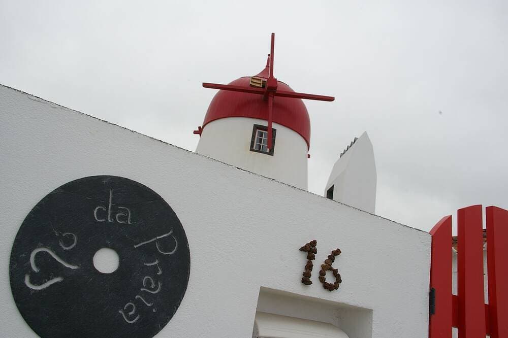 Foto 11 von 30: Grindstone Strand Mill - Graciosa, Azoren (Ter - Villa)