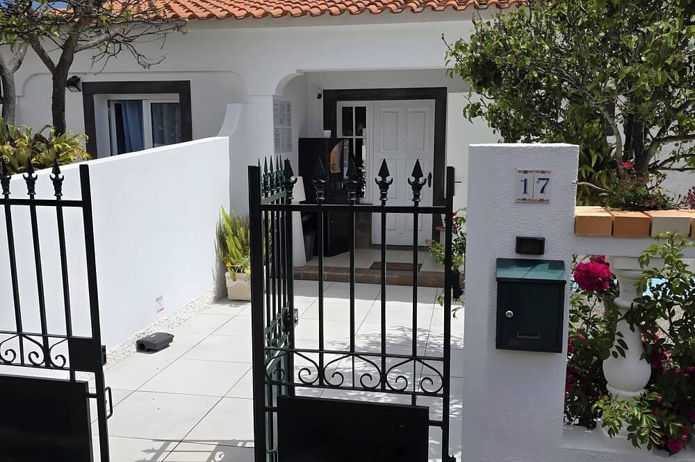 Foto 9 von 30: Bungalow 'Private House Ocean View - 3' mit Gemeinschaftspool, Garten & WLAN