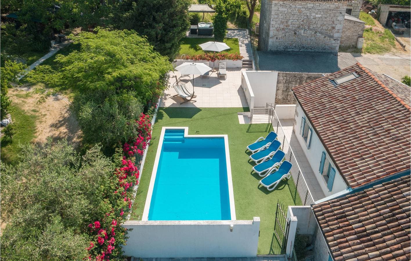 Charmantes 1-Zimmer-Apartment mit Pool und Terrasse in der Nähe des Zentrums von Lozari 1