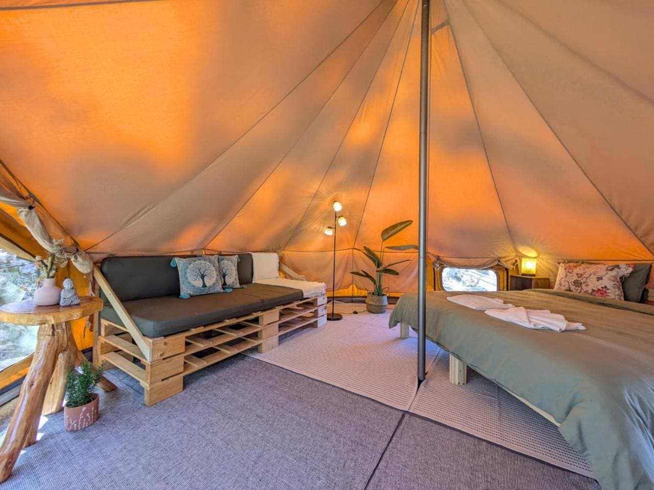 Foto 10 von 19: Tent