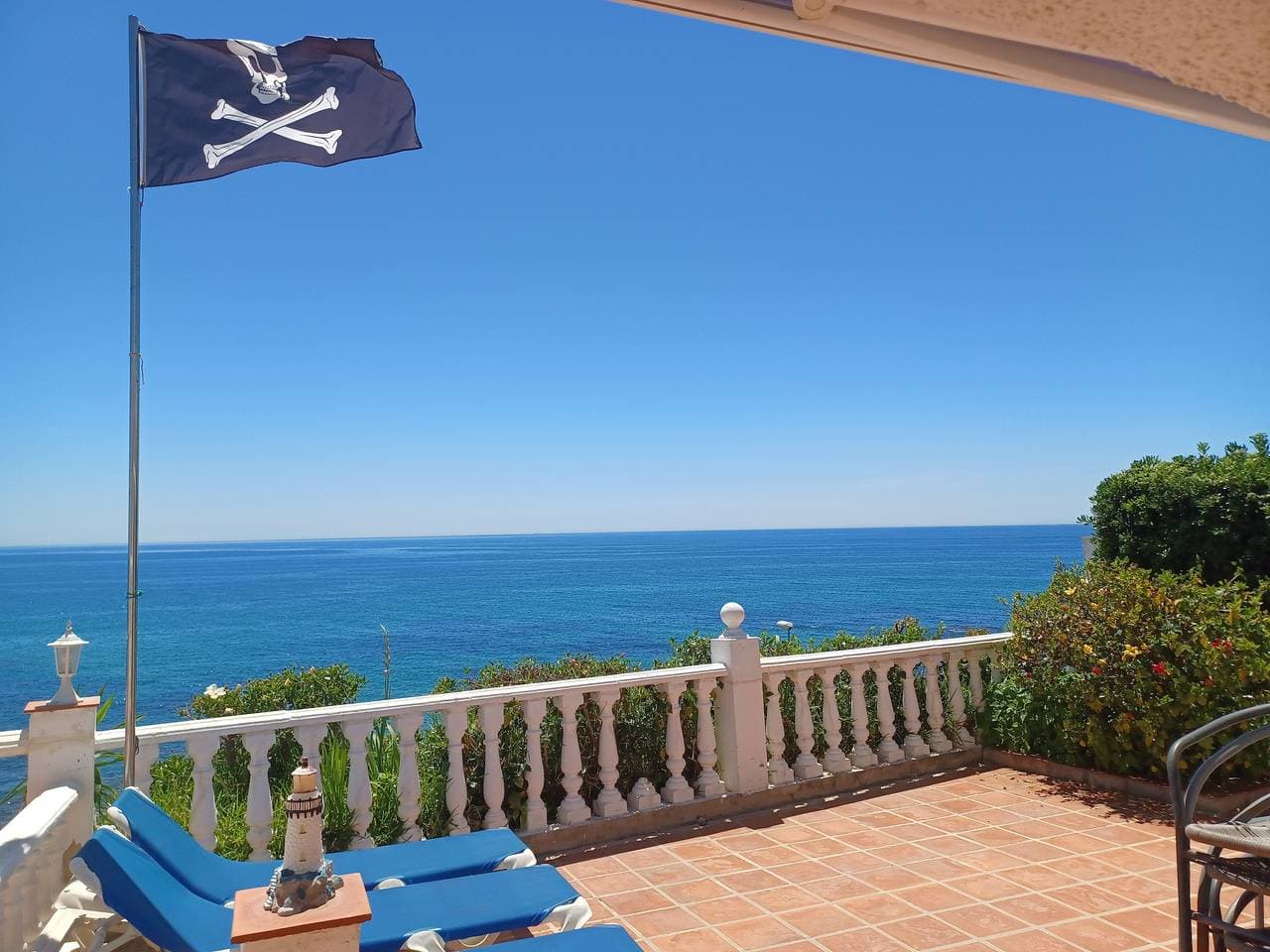 Foto 5 von 32: Ferienhaus '2 in Front Of The Sea' mit Meerblick, WLAN und Klimaanlage
