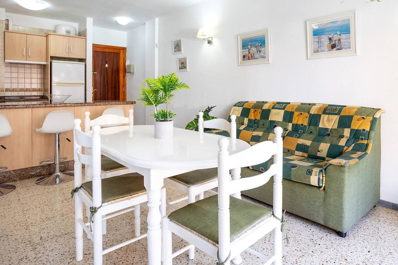 Foto 8 von 66: Ferienwohnung für 4 Personen mit Pool