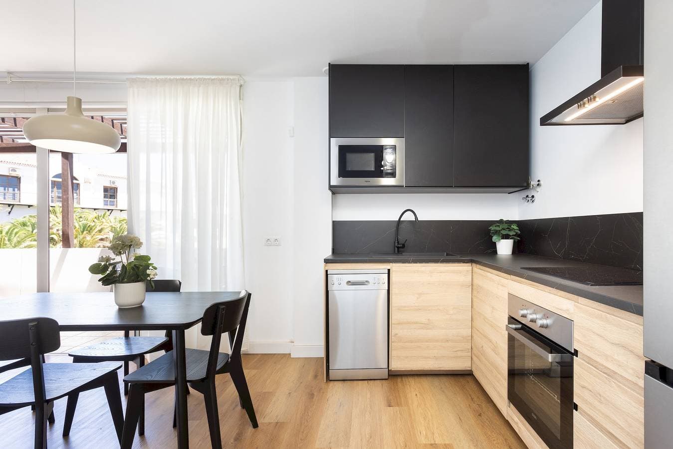 Foto 9 von 37: Ferienwohnung für 4 Personen mit Terrasse