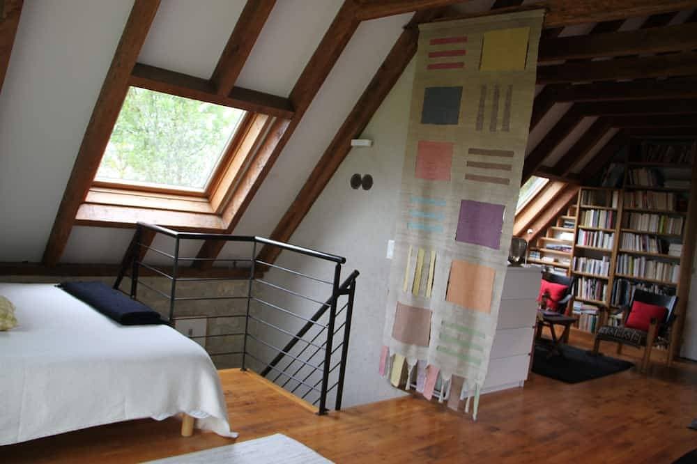 Foto 6 von 30: Eine authentische Scheune aus weißem Stein, renoviert für 4 Personen, mit Kamin